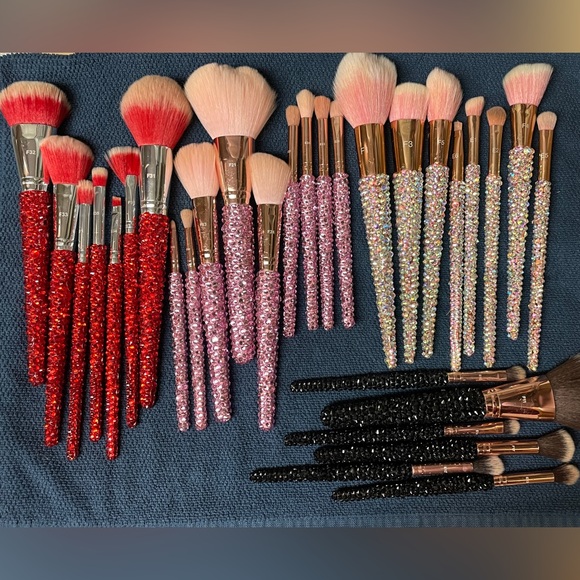 Blinged Brushes LOT (31 Brushes/4 Diff Collections) - Picture 3 of 9